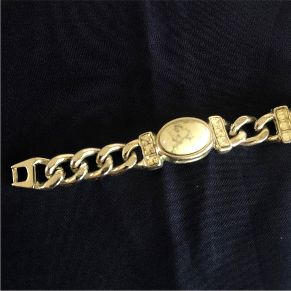 Howlite Stone Bracelet sliver color - Picture 4 of 10